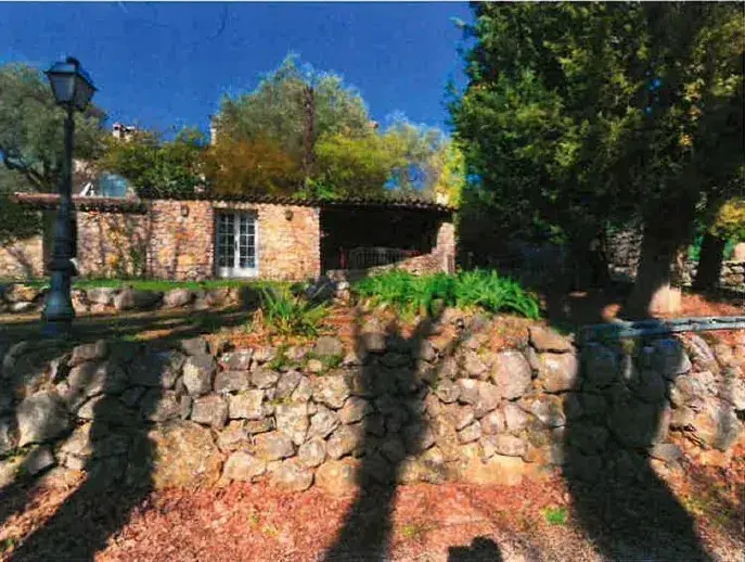 Photo du bien : Appartement à Châteauneuf-Grasse (06) – vente au tribunal le 3 décembre 2026